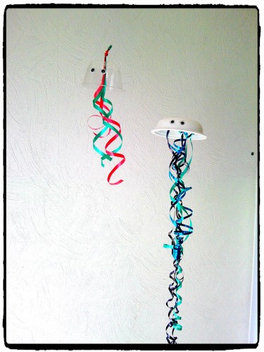 Méduses suspendues