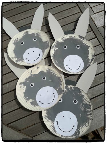 Anes en assiettes en carton (l'âne Trotro)