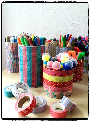 Recyclage : fabriquer des pots à crayons colorés