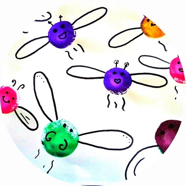 bricolage pour enfant : libellule en peinture