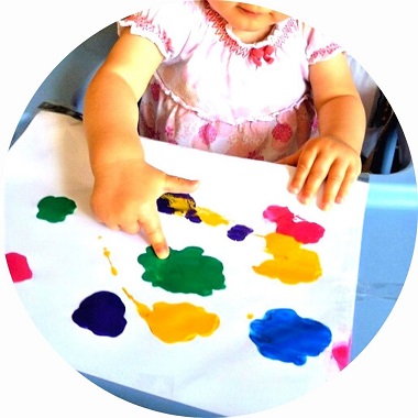 Peinture propre avec bébé: un atelier de découverte - Porter Guider  Expérimenter