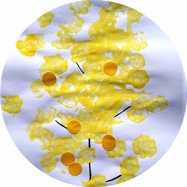 Mimosa réalisé avec de la peinture par les enfants