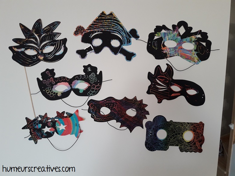 masques à gratter décorés par les enfants