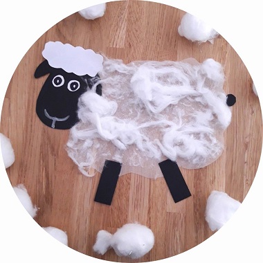 réaliser un mouton en coton avec les enfants
