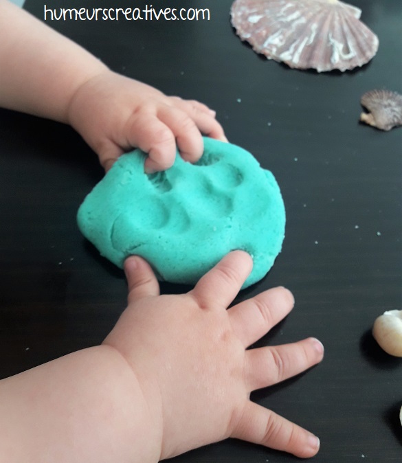 activité tout petit : pâte à modeler