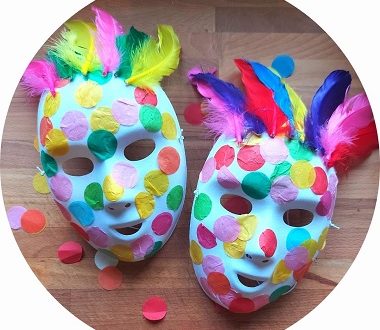 Fabriquer des masques de carnaval avec les enfants